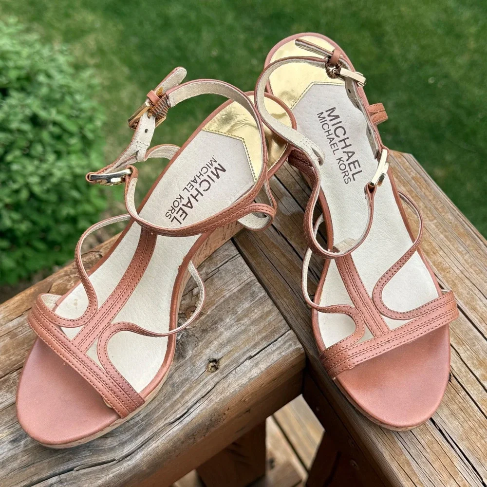 Michael‎ Kors Wedge Sandals Women 7 Tan Excellent Strappy Cork Logo Heel